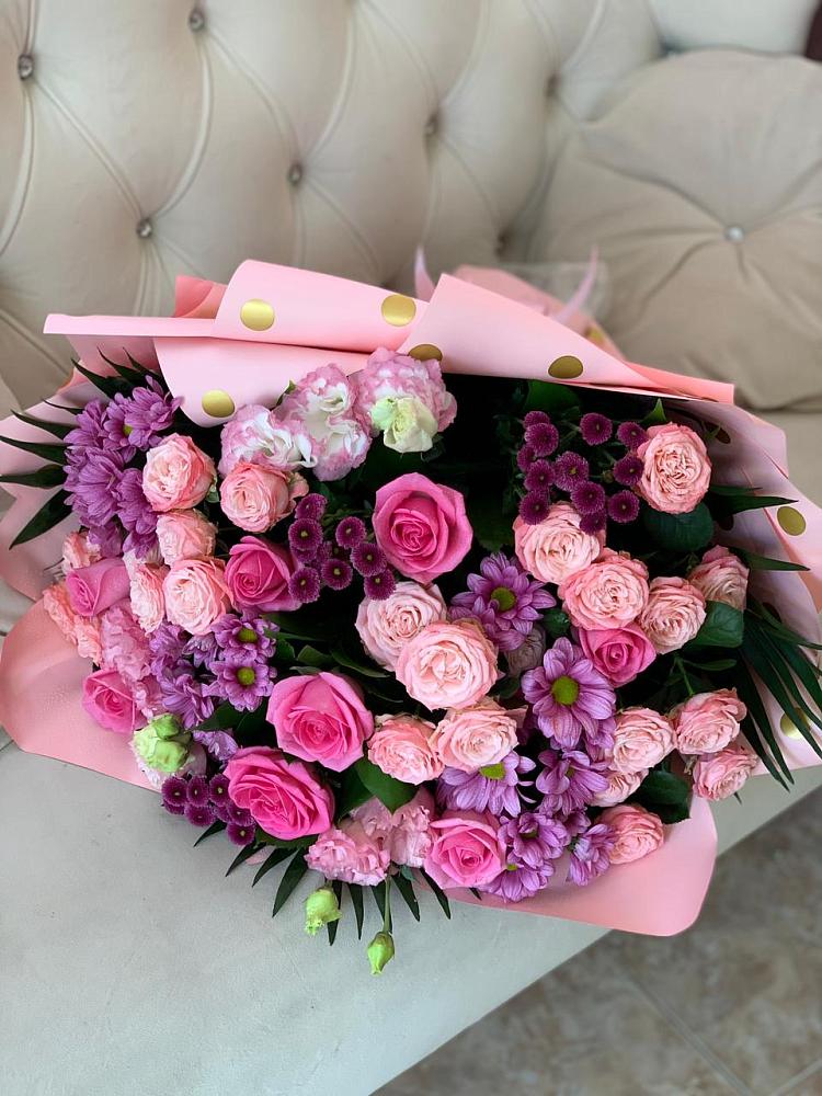 Букет цветов из: Хризантемы, Розы и Лизиантусы в Воскресенское Тульская область