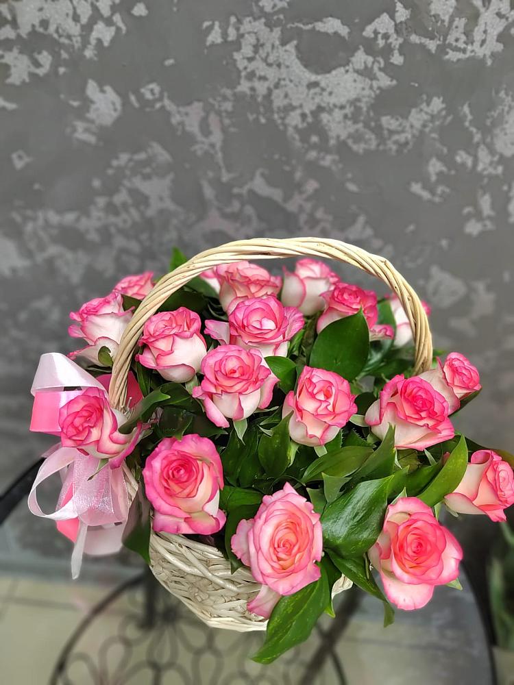Цветочная композиция из Розы в корзине в Воскресенское Тульская область