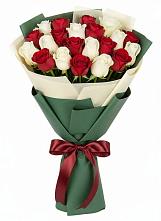Букет Микс из красных и белых роз в Воскресенское Тульская область
