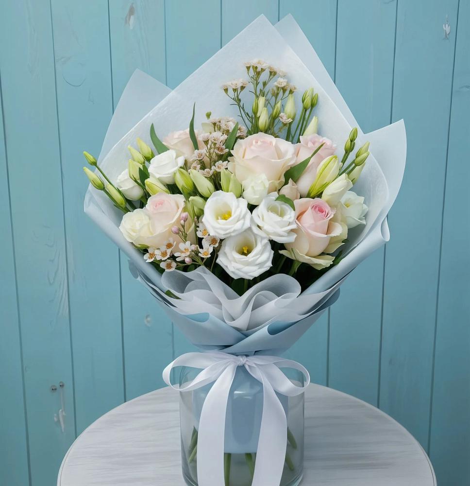 Букет цветов из: Розы и Лизиантусы в Воскресенское Тульская область