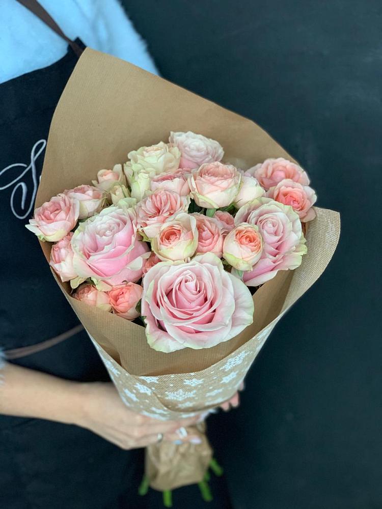 Букет цветов из: Хризантемы и Розы в Воскресенское Тульская область