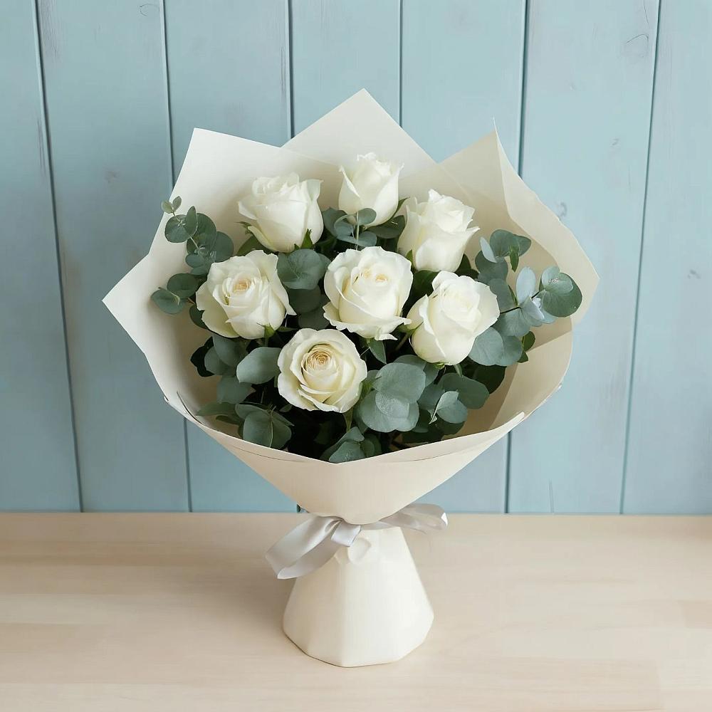 Букет Белые розы в Эвкалипте в Воскресенское Тульская область