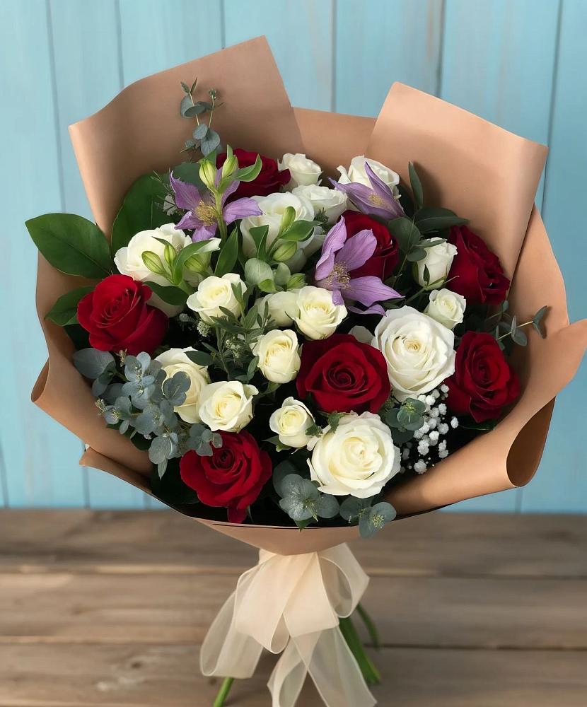 Букет цветов из: Розы и Альстромерии в Воскресенское Тульская область